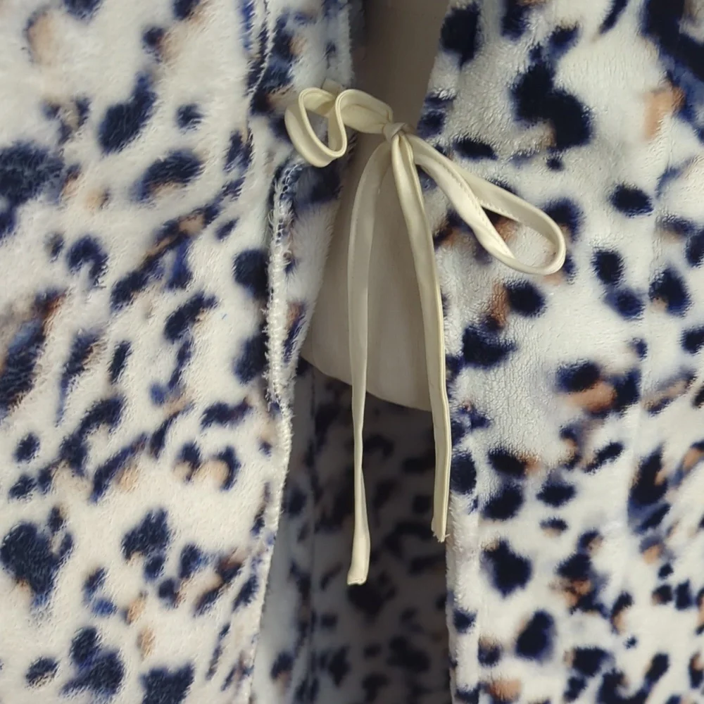 Soma Leopard Print Women's Robe - Picture 4 of 11